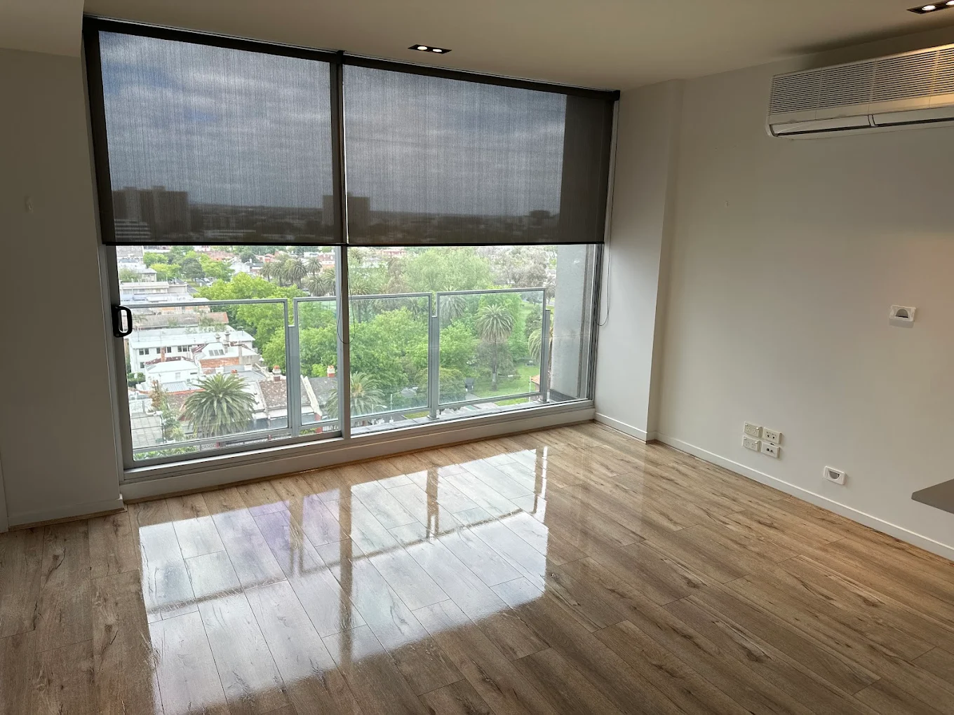 Living Area Window Clean - Prestine Bond Cleaning