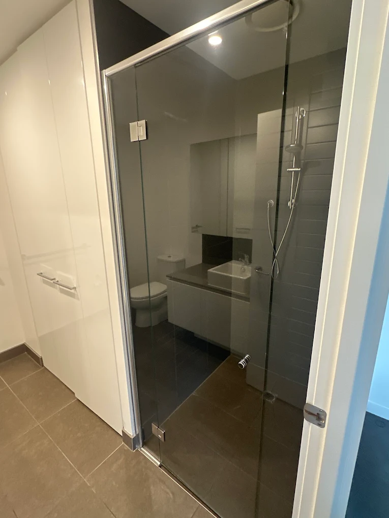 Shower Glass Clean - Prestine Bond Cleaning