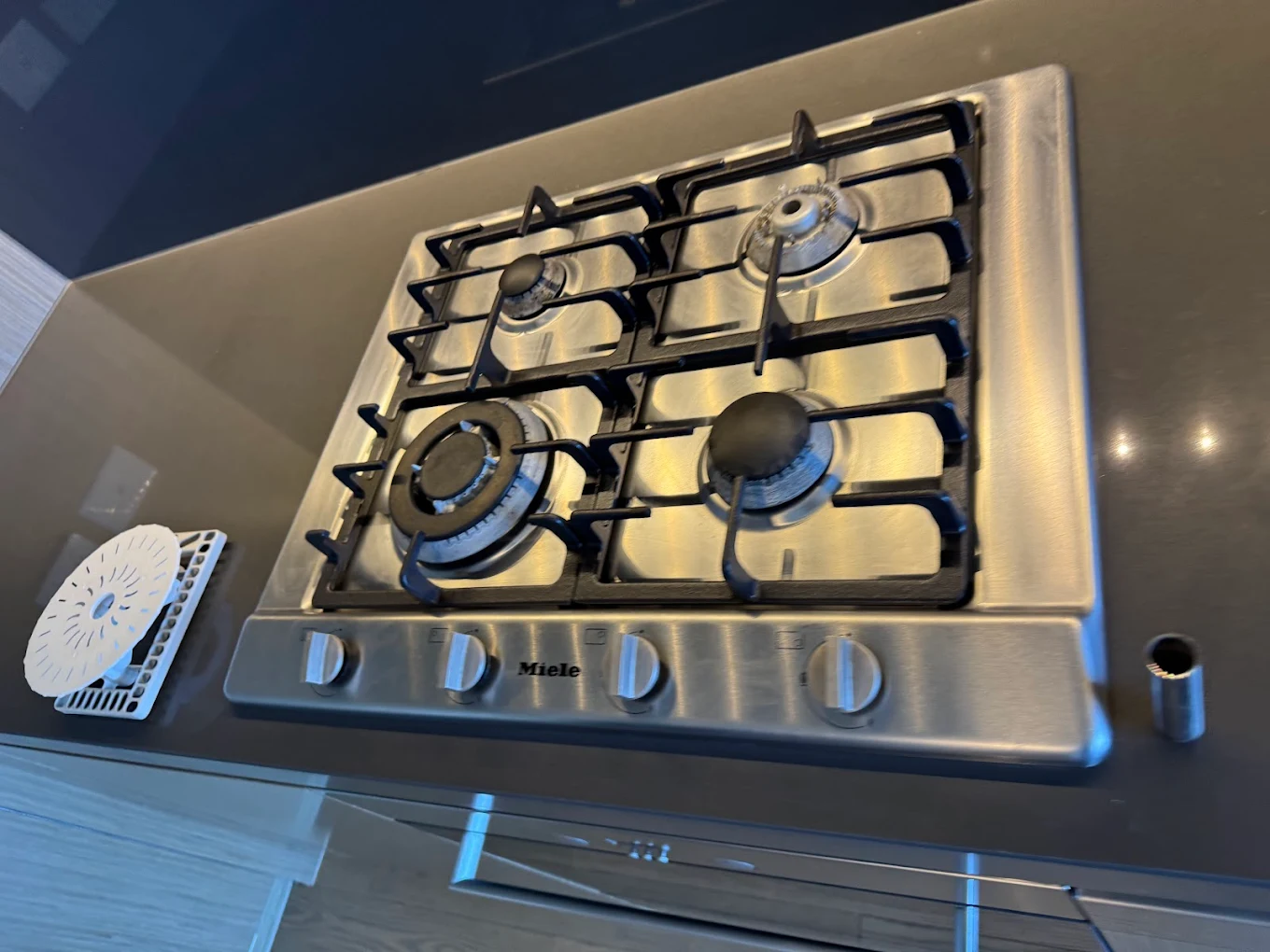 Cooktop Detail Clean - Prestine Bond Cleaning