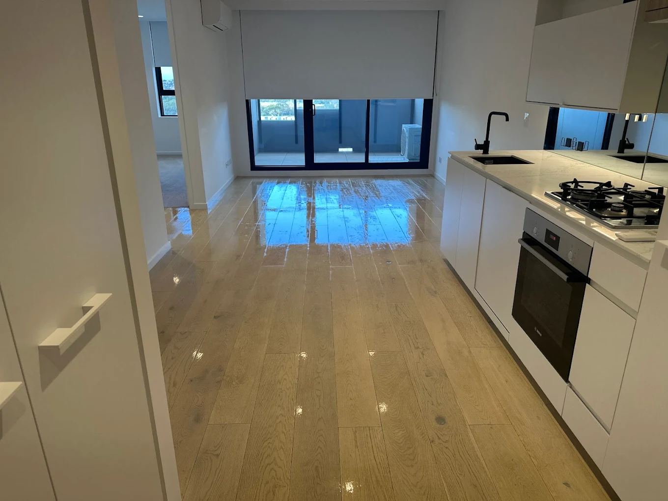 Kitchen & Floor Clean - Prestine Bond Cleaning